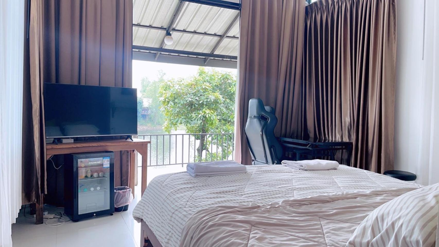 Morocco Blue Cafe By Chilong River Farm Resort Muang Kosum Exterior foto